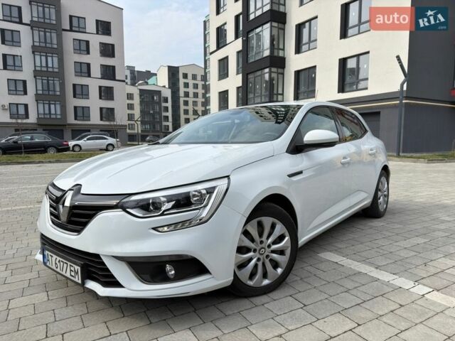Білий Рено Меган, об'ємом двигуна 1.6 л та пробігом 189 тис. км за 10800 $, фото 1 на Automoto.ua