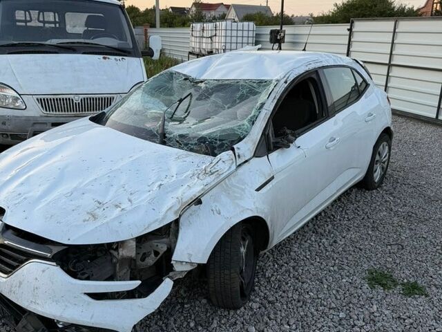 Белый Рено Меган, объемом двигателя 1.46 л и пробегом 220 тыс. км за 100 $, фото 1 на Automoto.ua