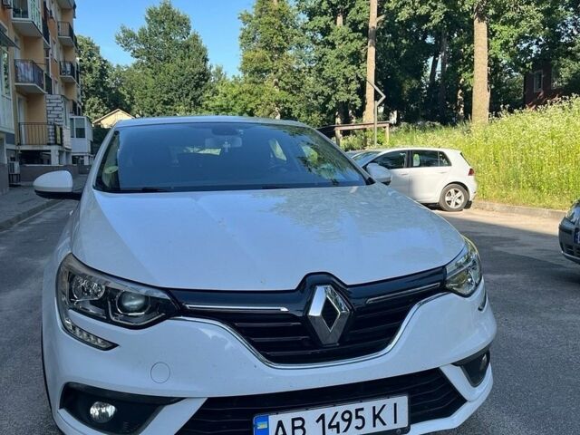 Білий Рено Меган, об'ємом двигуна 1.46 л та пробігом 210 тис. км за 10500 $, фото 1 на Automoto.ua
