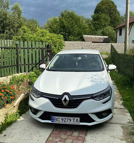 Белый Рено Меган, объемом двигателя 1.46 л и пробегом 195 тыс. км за 12499 $, фото 1 на Automoto.ua