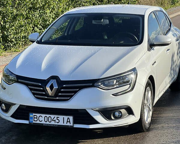 Білий Рено Меган, об'ємом двигуна 1.2 л та пробігом 41 тис. км за 16000 $, фото 1 на Automoto.ua