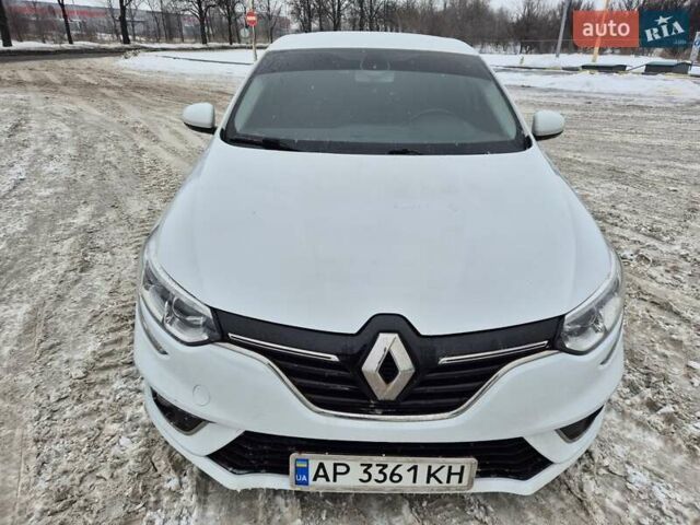 Білий Рено Меган, об'ємом двигуна 1.46 л та пробігом 309 тис. км за 11700 $, фото 1 на Automoto.ua