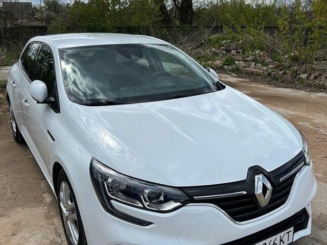 Белый Рено Меган, объемом двигателя 1.46 л и пробегом 251 тыс. км за 10300 $, фото 1 на Automoto.ua