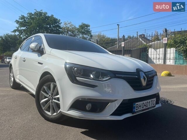 Белый Рено Меган, объемом двигателя 1.46 л и пробегом 284 тыс. км за 11400 $, фото 1 на Automoto.ua