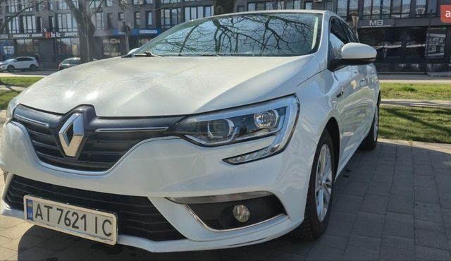 Белый Рено Меган, объемом двигателя 1.46 л и пробегом 182 тыс. км за 13100 $, фото 1 на Automoto.ua