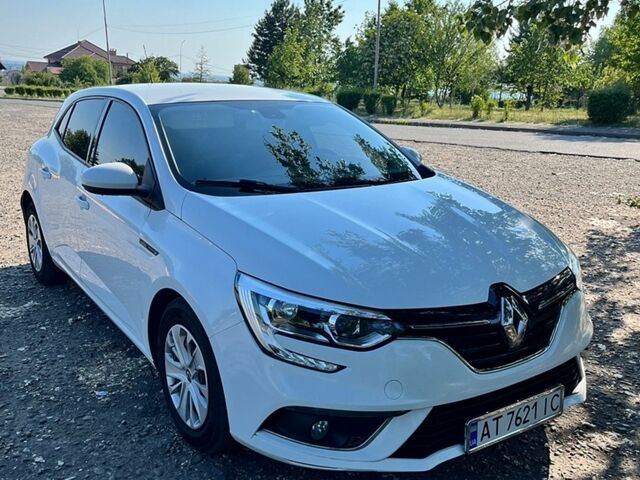 Белый Рено Меган, объемом двигателя 1.46 л и пробегом 188 тыс. км за 11900 $, фото 1 на Automoto.ua