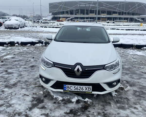 Белый Рено Меган, объемом двигателя 1.46 л и пробегом 200 тыс. км за 11300 $, фото 1 на Automoto.ua