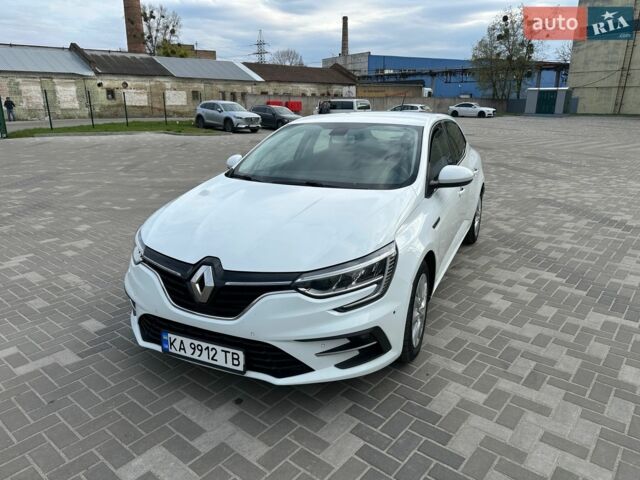 Белый Рено Меган, объемом двигателя 1.46 л и пробегом 156 тыс. км за 12990 $, фото 1 на Automoto.ua