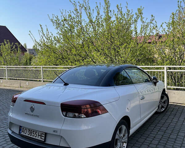 Белый Рено Меган, объемом двигателя 2 л и пробегом 175 тыс. км за 8500 $, фото 1 на Automoto.ua