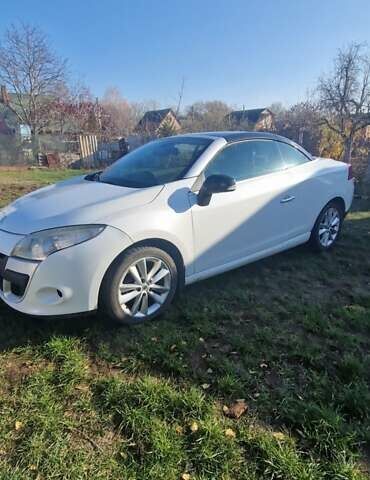 Белый Рено Меган, объемом двигателя 1.46 л и пробегом 169 тыс. км за 7000 $, фото 1 на Automoto.ua