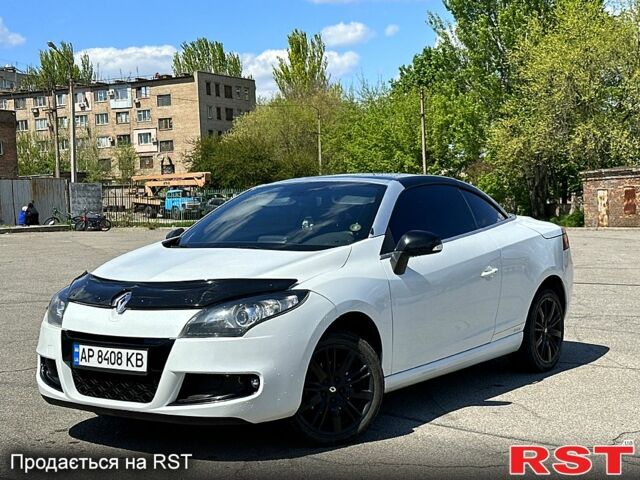 Белый Рено Меган, объемом двигателя 1.9 л и пробегом 180 тыс. км за 7555 $, фото 1 на Automoto.ua