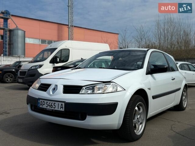 Белый Рено Меган, объемом двигателя 1.4 л и пробегом 231 тыс. км за 2700 $, фото 1 на Automoto.ua