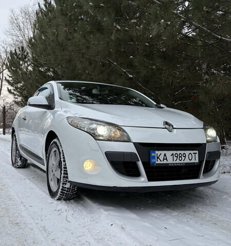 Білий Рено Меган, об'ємом двигуна 2 л та пробігом 139 тис. км за 7290 $, фото 1 на Automoto.ua