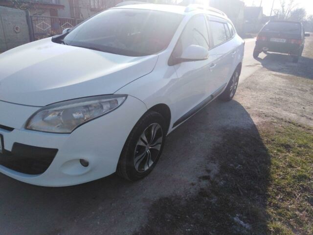 Білий Рено Меган, об'ємом двигуна 1 л та пробігом 24 тис. км за 6500 $, фото 1 на Automoto.ua