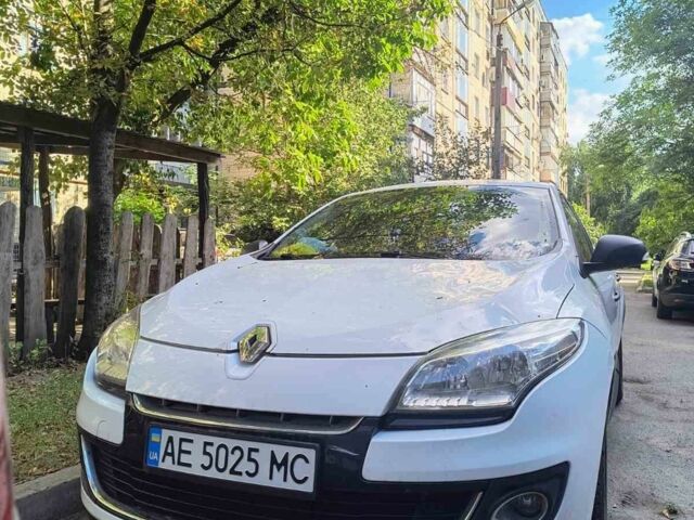 Белый Рено Меган, объемом двигателя 1.5 л и пробегом 250 тыс. км за 6981 $, фото 1 на Automoto.ua