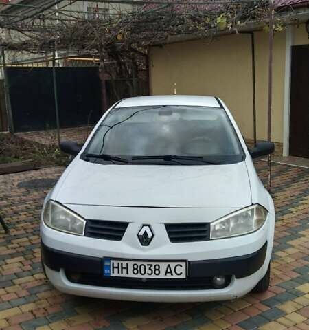 Белый Рено Меган, объемом двигателя 1.6 л и пробегом 230 тыс. км за 3100 $, фото 1 на Automoto.ua