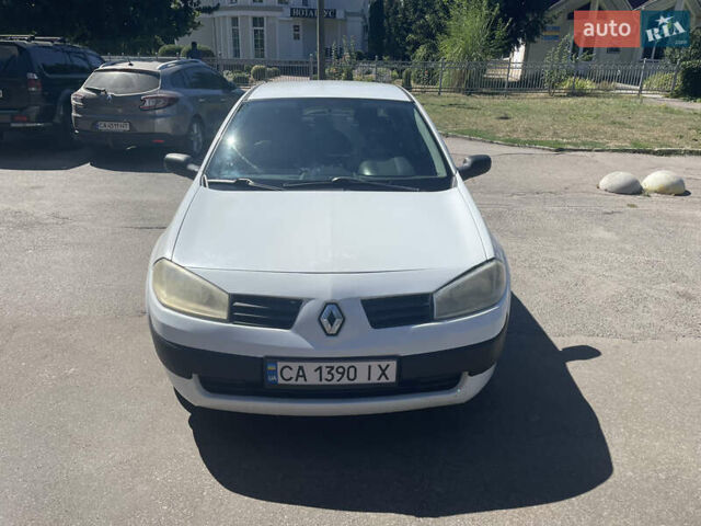 Білий Рено Меган, об'ємом двигуна 1.39 л та пробігом 229 тис. км за 2999 $, фото 1 на Automoto.ua