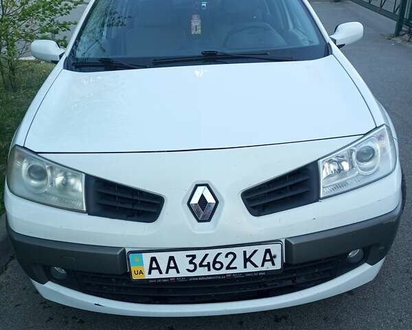 Белый Рено Меган, объемом двигателя 1.6 л и пробегом 144 тыс. км за 5500 $, фото 1 на Automoto.ua