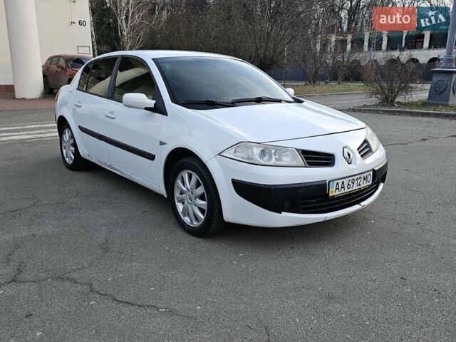 Белый Рено Меган, объемом двигателя 1.39 л и пробегом 240 тыс. км за 3300 $, фото 1 на Automoto.ua