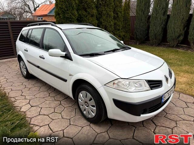 Белый Рено Меган, объемом двигателя 1.5 л и пробегом 250 тыс. км за 5700 $, фото 1 на Automoto.ua