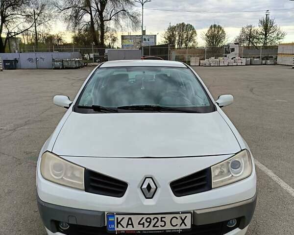 Белый Рено Меган, объемом двигателя 1.6 л и пробегом 265 тыс. км за 4200 $, фото 1 на Automoto.ua