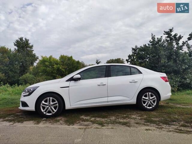 Белый Рено Меган, объемом двигателя 1.46 л и пробегом 150 тыс. км за 13999 $, фото 1 на Automoto.ua