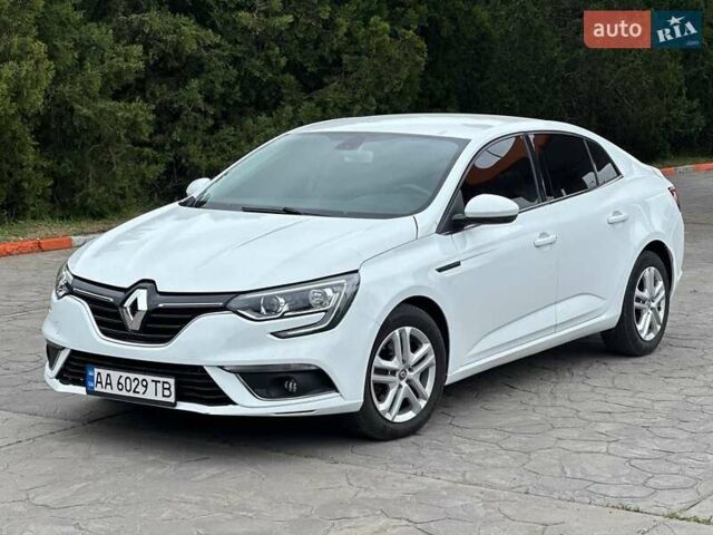 Белый Рено Меган, объемом двигателя 1.46 л и пробегом 81 тыс. км за 14899 $, фото 1 на Automoto.ua