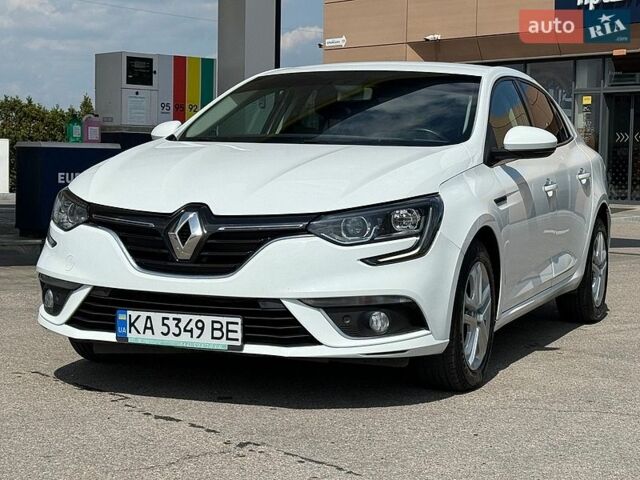 Белый Рено Меган, объемом двигателя 1.46 л и пробегом 124 тыс. км за 13999 $, фото 1 на Automoto.ua