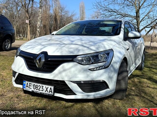 Білий Рено Меган, об'ємом двигуна 1.6 л та пробігом 97 тис. км за 13000 $, фото 1 на Automoto.ua