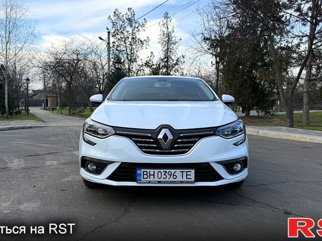 Белый Рено Меган, объемом двигателя 1.5 л и пробегом 113 тыс. км за 17500 $, фото 1 на Automoto.ua