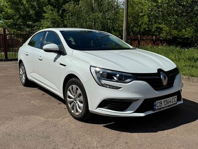 Белый Рено Меган, объемом двигателя 1.6 л и пробегом 81 тыс. км за 13000 $, фото 1 на Automoto.ua