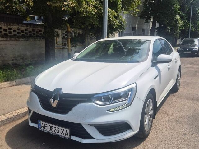 Белый Рено Меган, объемом двигателя 1.6 л и пробегом 98 тыс. км за 12300 $, фото 1 на Automoto.ua