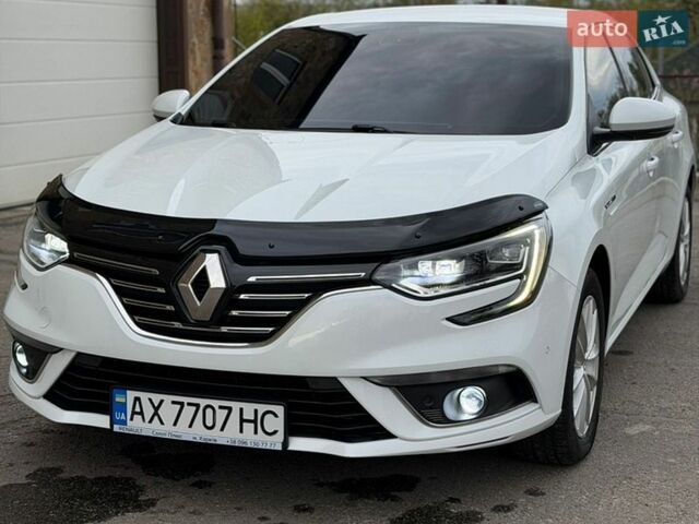 Белый Рено Меган, объемом двигателя 1.46 л и пробегом 136 тыс. км за 17000 $, фото 1 на Automoto.ua