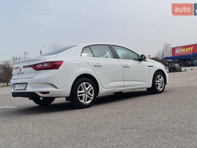 Белый Рено Меган, объемом двигателя 1.6 л и пробегом 137 тыс. км за 14550 $, фото 1 на Automoto.ua