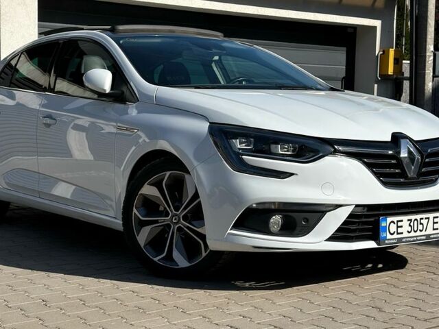 Белый Рено Меган, объемом двигателя 1.5 л и пробегом 200 тыс. км за 16000 $, фото 1 на Automoto.ua