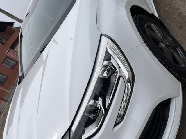 Белый Рено Меган, объемом двигателя 0 л и пробегом 111 тыс. км за 13600 $, фото 1 на Automoto.ua