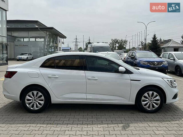 Белый Рено Меган, объемом двигателя 1.6 л и пробегом 70 тыс. км за 12600 $, фото 1 на Automoto.ua