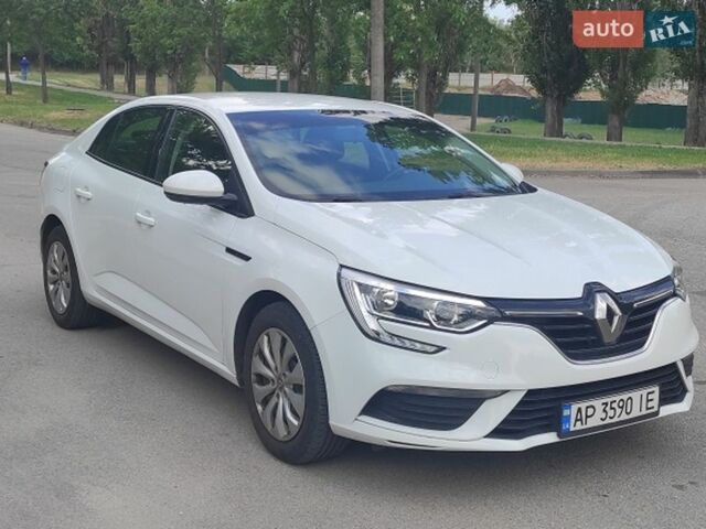 Белый Рено Меган, объемом двигателя 1.6 л и пробегом 60 тыс. км за 13600 $, фото 1 на Automoto.ua
