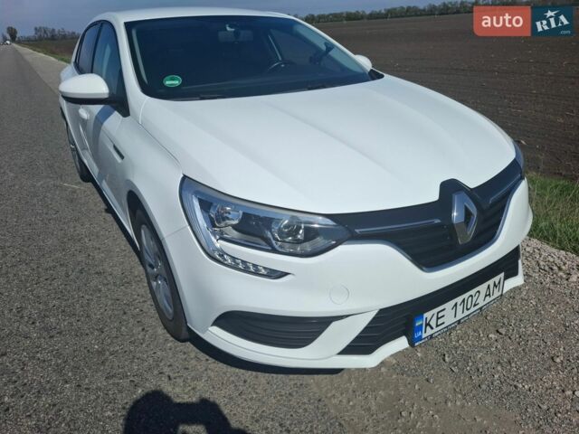 Білий Рено Меган, об'ємом двигуна 1.5 л та пробігом 118 тис. км за 16800 $, фото 1 на Automoto.ua