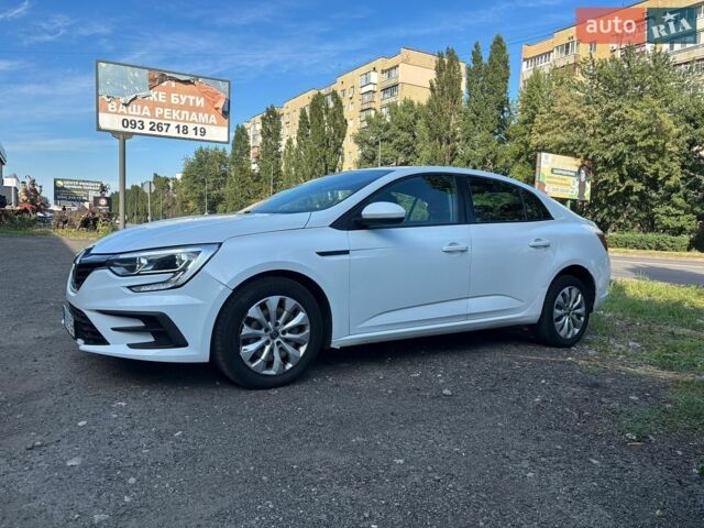 Білий Рено Меган, об'ємом двигуна 1.5 л та пробігом 180 тис. км за 9200 $, фото 1 на Automoto.ua