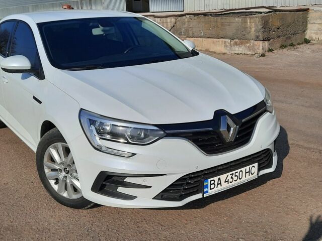 Белый Рено Меган, объемом двигателя 1.5 л и пробегом 130 тыс. км за 16300 $, фото 1 на Automoto.ua
