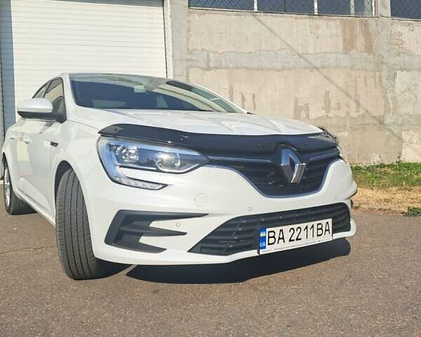 Белый Рено Меган, объемом двигателя 1.46 л и пробегом 130 тыс. км за 17590 $, фото 1 на Automoto.ua