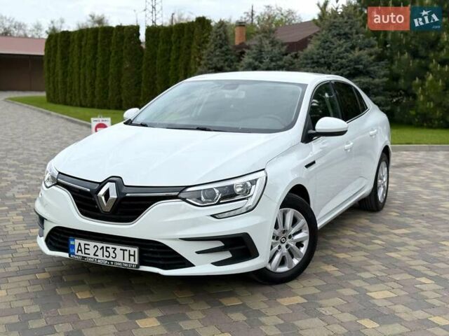 Белый Рено Меган, объемом двигателя 1.46 л и пробегом 84 тыс. км за 17900 $, фото 1 на Automoto.ua