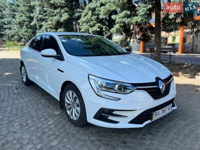 Белый Рено Меган, объемом двигателя 1.6 л и пробегом 21 тыс. км за 17800 $, фото 1 на Automoto.ua