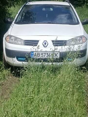 Белый Рено Меган, объемом двигателя 1.6 л и пробегом 232 тыс. км за 4600 $, фото 1 на Automoto.ua