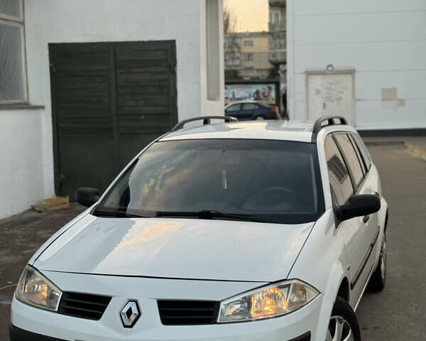 Белый Рено Меган, объемом двигателя 1.5 л и пробегом 386 тыс. км за 4400 $, фото 1 на Automoto.ua