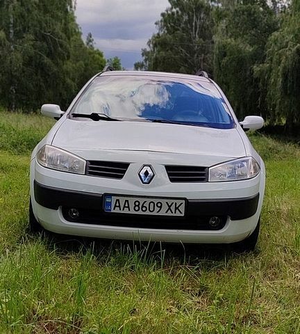 Білий Рено Меган, об'ємом двигуна 1.6 л та пробігом 197 тис. км за 5100 $, фото 1 на Automoto.ua