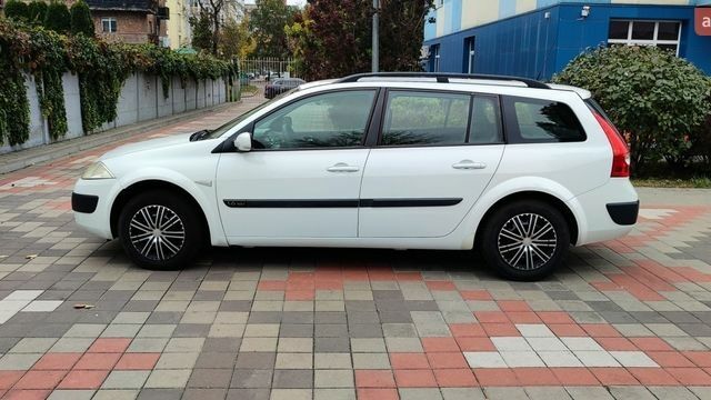 Білий Рено Меган, об'ємом двигуна 1.6 л та пробігом 197 тис. км за 5200 $, фото 1 на Automoto.ua