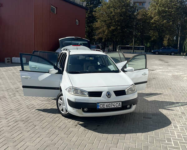 Белый Рено Меган, объемом двигателя 1.6 л и пробегом 237 тыс. км за 4900 $, фото 1 на Automoto.ua
