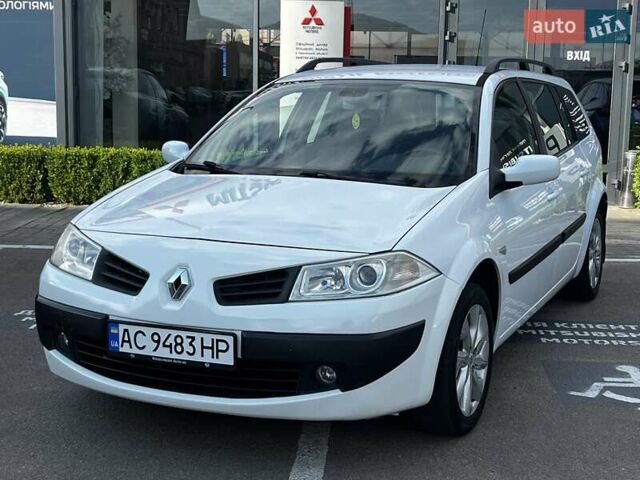 Белый Рено Меган, объемом двигателя 1.6 л и пробегом 235 тыс. км за 5200 $, фото 1 на Automoto.ua